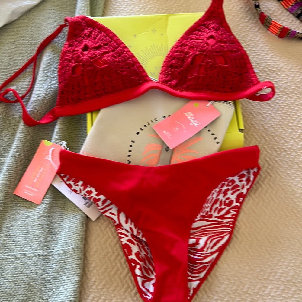 Maaji bikini MWT reversible triangle top and bottoms